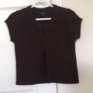Short sleeve sweater with half front open